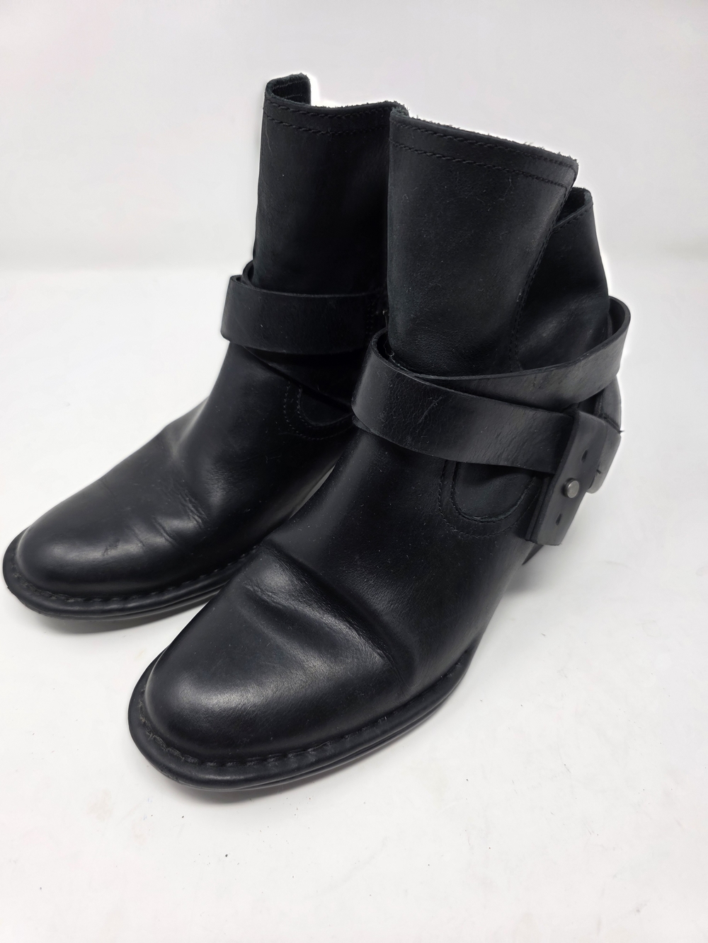 UGG Women’s Black Leather Moto Ankle Boots Size 5.5 Buckle Strap Block Heel
